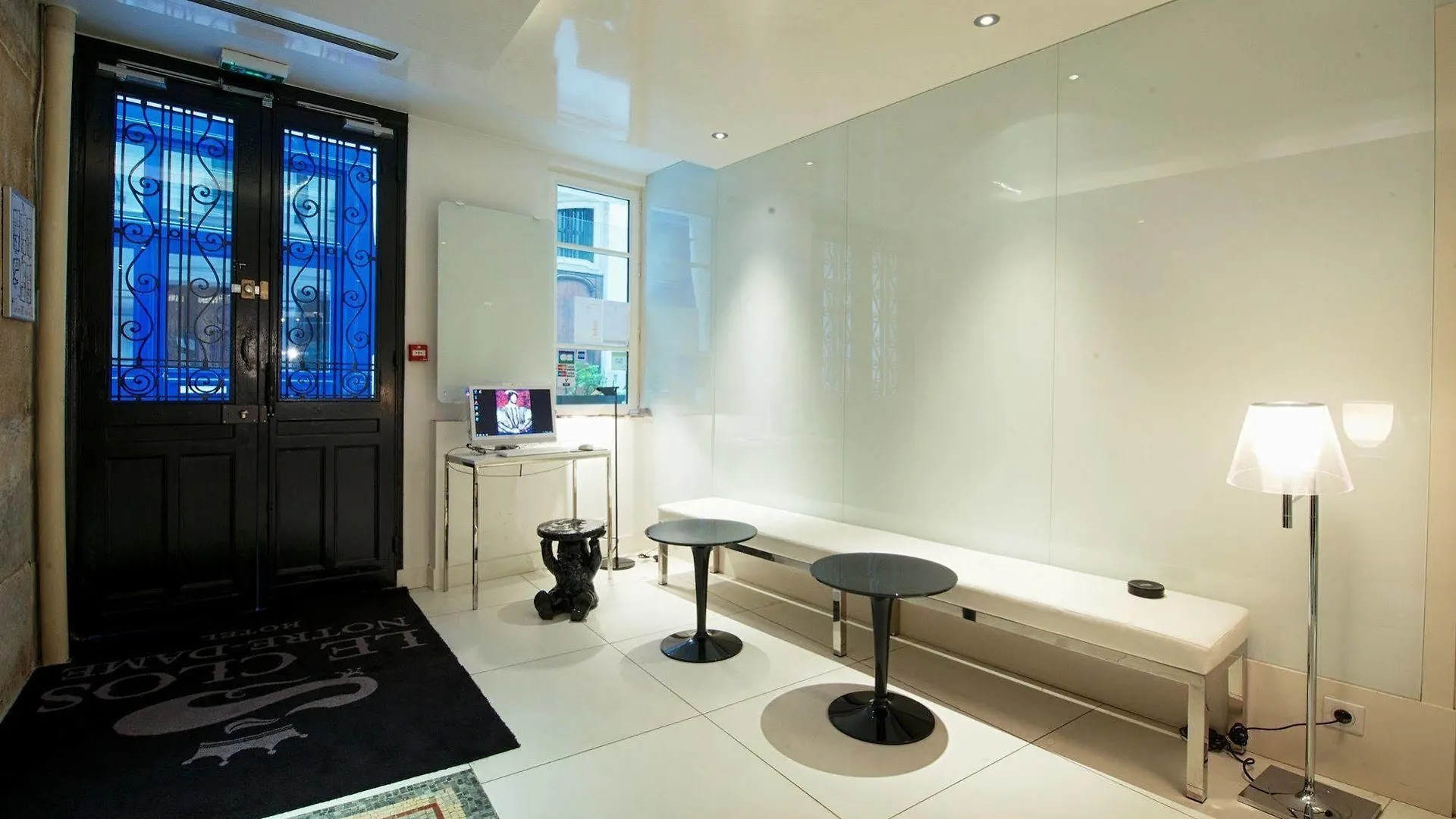 Hotel Le Clos De Notre Dame Paris 3*,